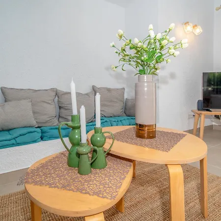 Newly Refurbished In Prime Location Апартаменты