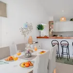 Newly Refurbished In Prime Location * Playa de las Américas