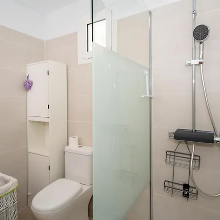 Newly Refurbished In Prime Location Апартаменты