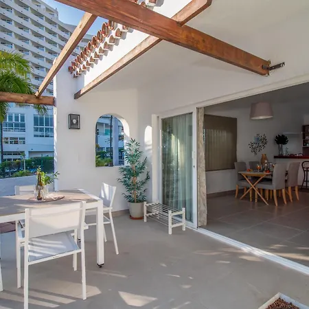 Newly Refurbished In Prime Location 公寓 *