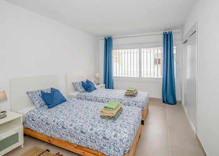 Newly Refurbished In Prime Location 公寓 *