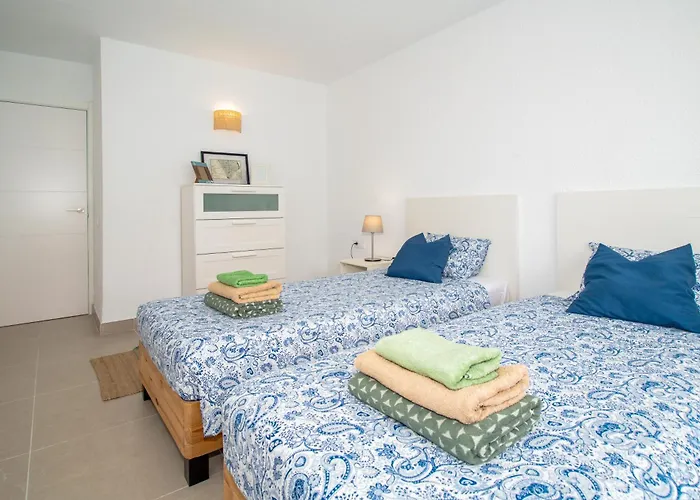 Newly Refurbished In Prime Location 公寓