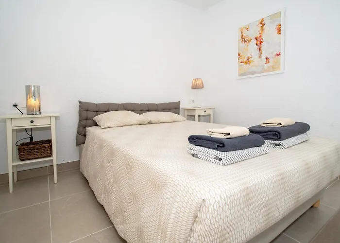 Newly Refurbished In Prime Location 美洲海滩