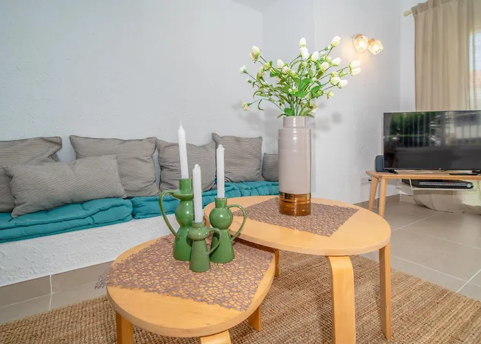 Newly Refurbished In Prime Location 公寓