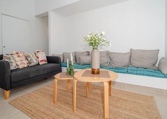 Newly Refurbished In Prime Location * 美洲海滩