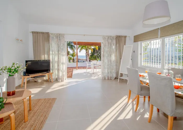 Newly Refurbished In Prime Location 公寓